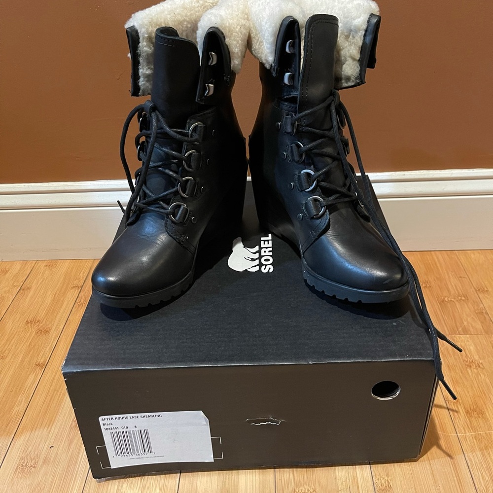 Sorel After Hours Lace Shearling Size 8